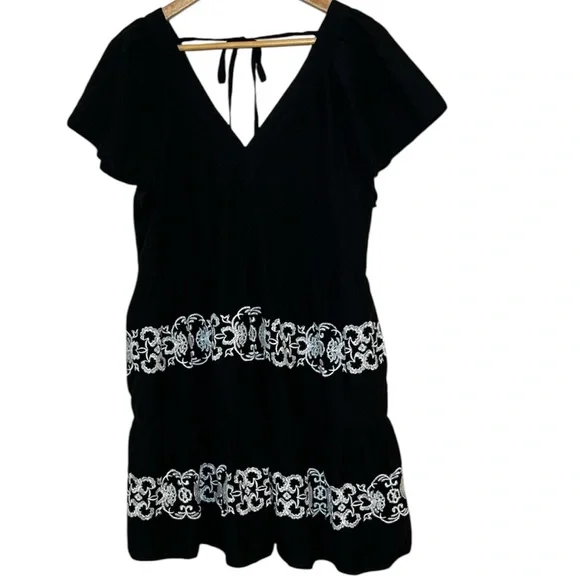 green emerald velvet dress Amazon.com: Women Keyhole Floral Embroidery Dress Sheer Mesh Floral Embroidered  Dresses Sleeveless Flower Embroidery Tulle Dress for Women Vintage Cocktail  Prom Dresses Navy Floral Large : Clothing, Shoes & Jewelry